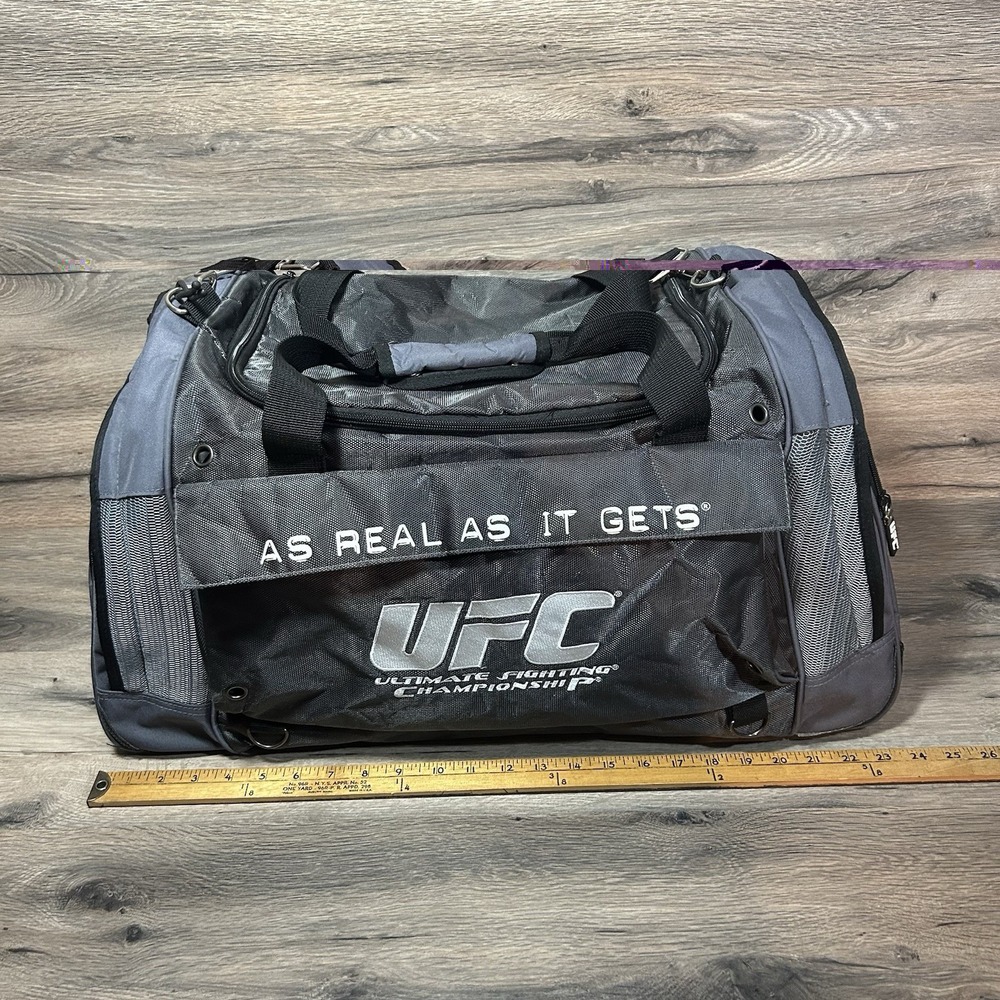 2007 Authentic UFC Ultimate Fighting Championship Large Gym/Duffle Bag - Picture 6 of 10
